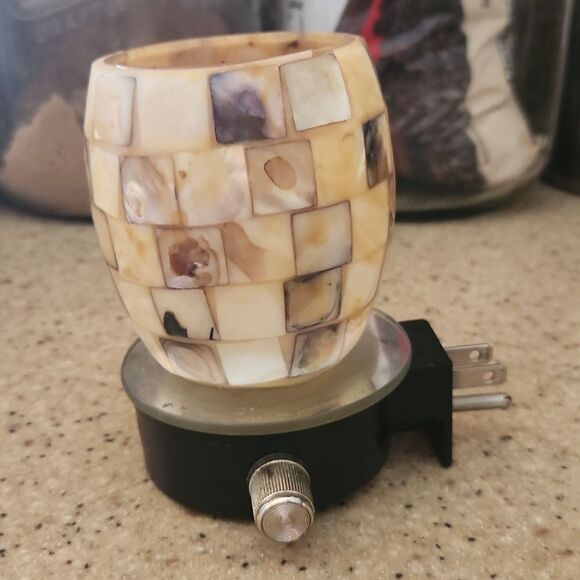 Capiz Shell NightLight - Picture 5 of 12